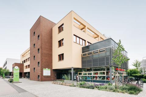 Außenansicht Franziska-Werner-Haus, Praxis für Orthopädie