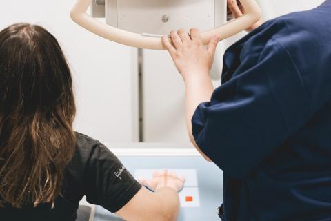 Praxis für Orthopädie, Röntgen der Hand.