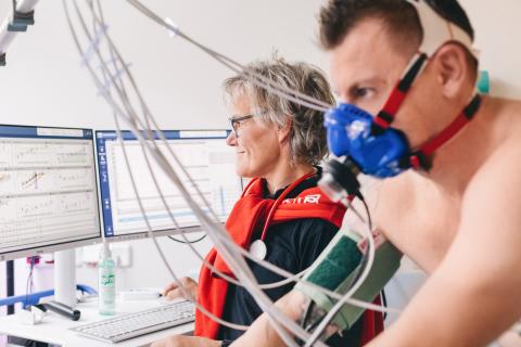 Sportmedizin Messung auf dem Ergometer